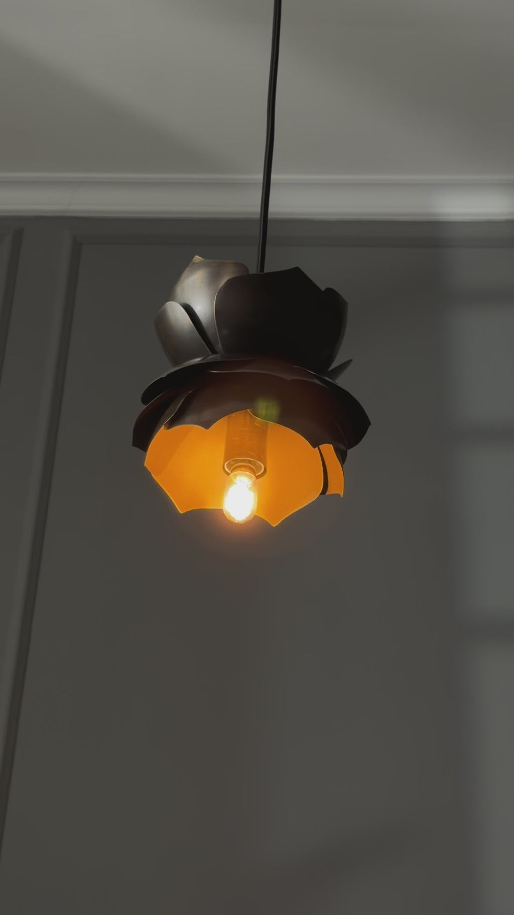 Lorca Pendant Video 02